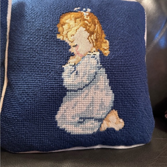 Pair of little vintage pillows cross stitch and velvet - Picture 2 of 5